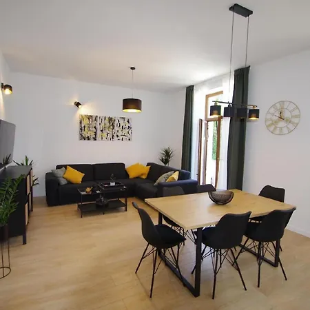Moderne 2-schlafzimmer-wohnung In * Pula